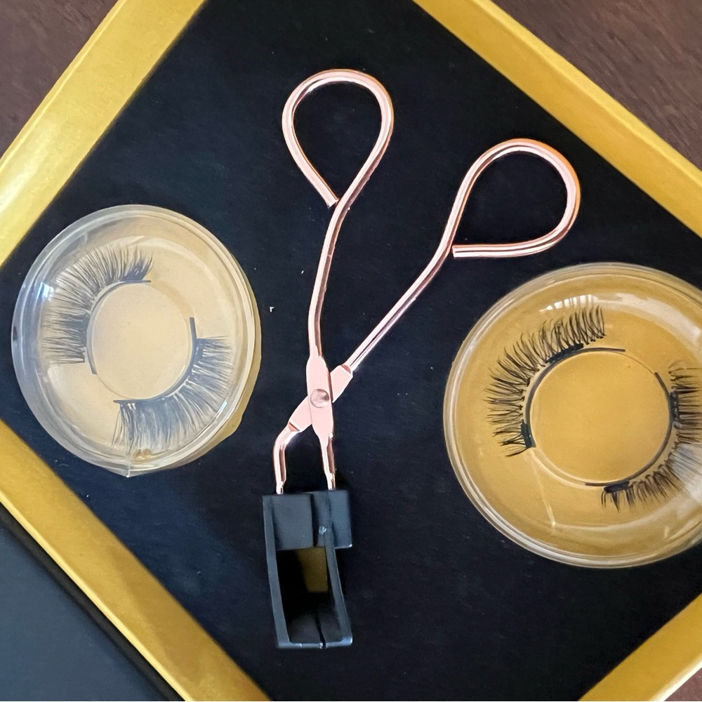 Magnetic False Lashes with Applicator (2 pairs)